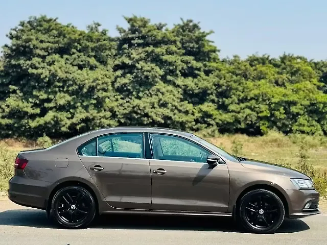 Used Volkswagen Jetta Highline TDI AT in Surat