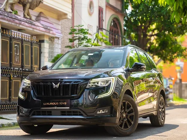Used Mahindra Old Generation XUV700 AX7 2WD Petrol 2.0L Turbo Manual 7 STR in Kolkata