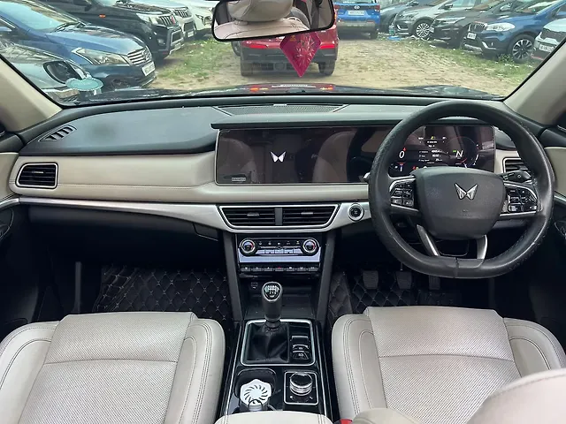 Used Mahindra Old Generation XUV700 AX7 Luxury Pack 2WD Diesel 2.2L Turbo Manual 7 STR in Kolkata