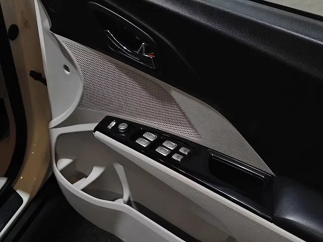 Used Mahindra XUV300 [2019-2024] W8 (O) 1.5 Diesel in Ahmedabad