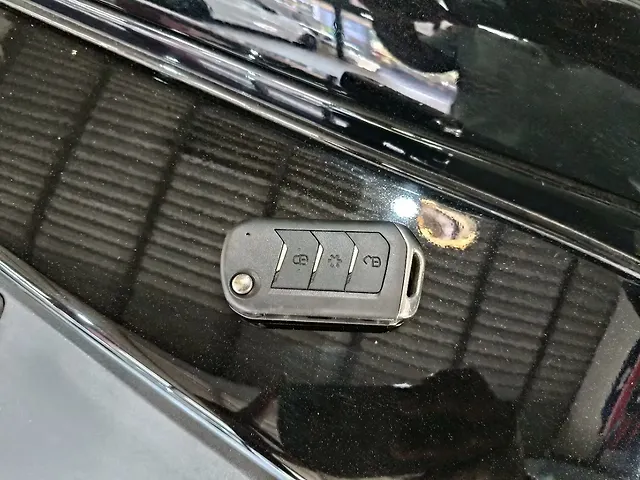 Used Mahindra Thar [2020-2025] LX Hard Top Petrol AT 4WD in Bangalore