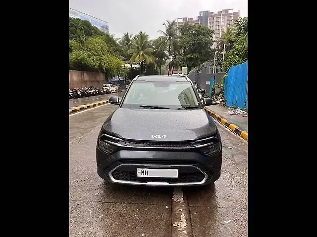 Used 2023 Kia Carens in Mumbai