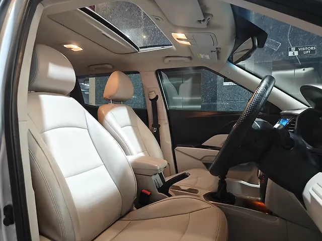 Used Mahindra XUV300 [2019-2024] W8 (O) 1.5 Diesel [2020] in Ahmedabad