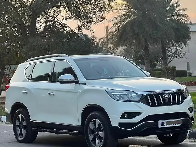 Used Mahindra Alturas G4 2WD High AT in Chandigarh