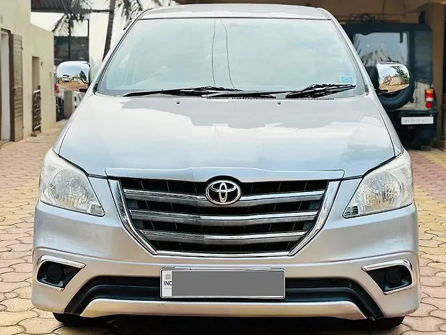 Used 2016 Toyota Innova in Kolhapur