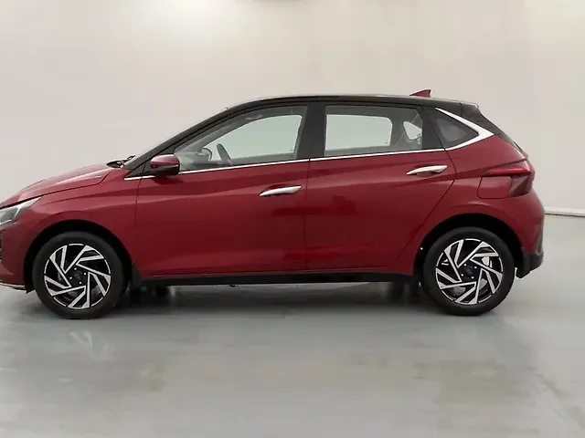 Used Hyundai i20 Asta (O) Petrol Automatic Dual Tone in Agra