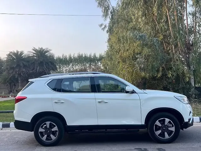 Used Mahindra Alturas G4 2WD High AT in Chandigarh