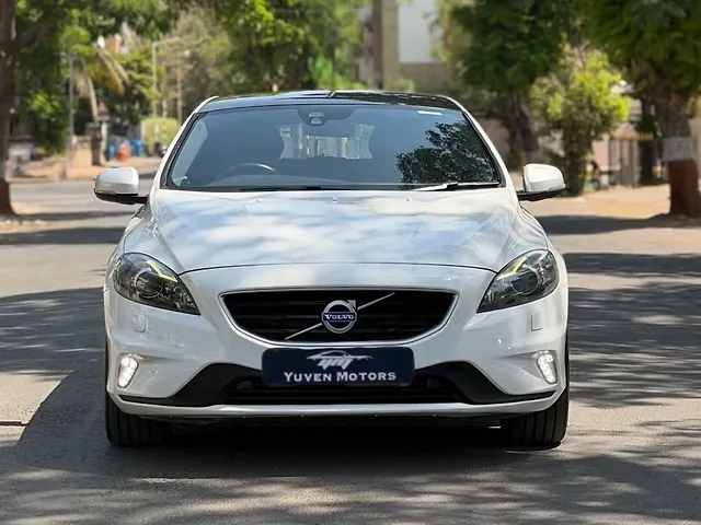 Used 2016 Volvo V40 Cross Country in Surat