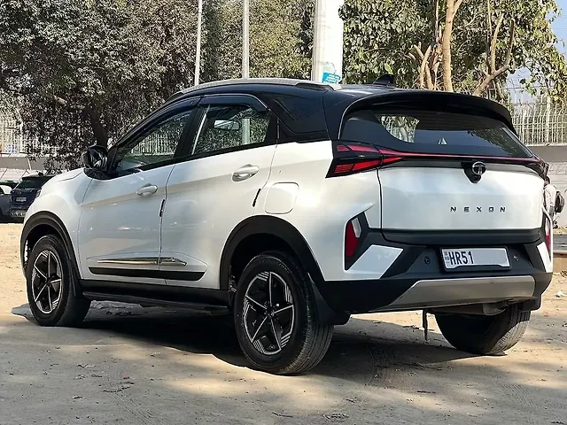 Used Tata Nexon Fearless Plus (S) 1.2 Petrol 6MT Dual Tone [2023-2025] in Delhi