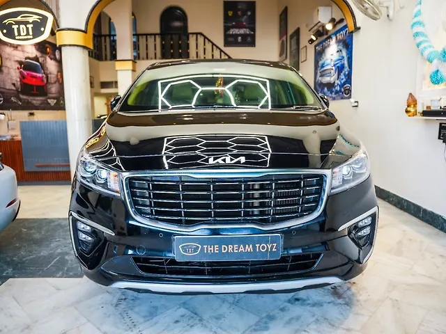 Used 2021 Kia Carnival in Delhi