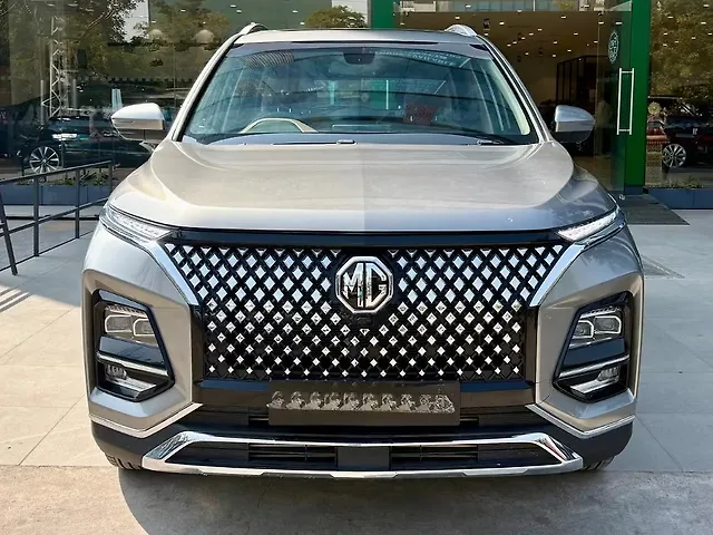Used 2025 MG Hector Plus in Jaipur