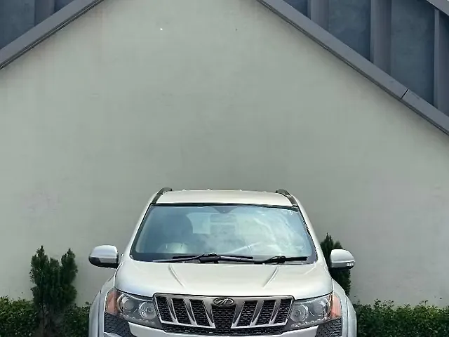 Used 2013 Mahindra XUV500 in Surat