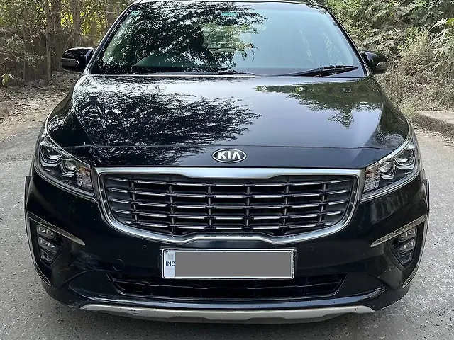 Used 2020 Kia Carnival in Mumbai