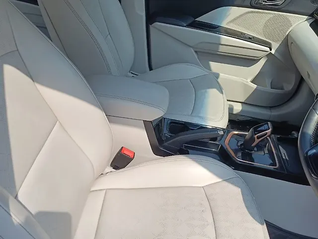 Used Mahindra XUV400 EL 39.4 KWH in Rudrapur