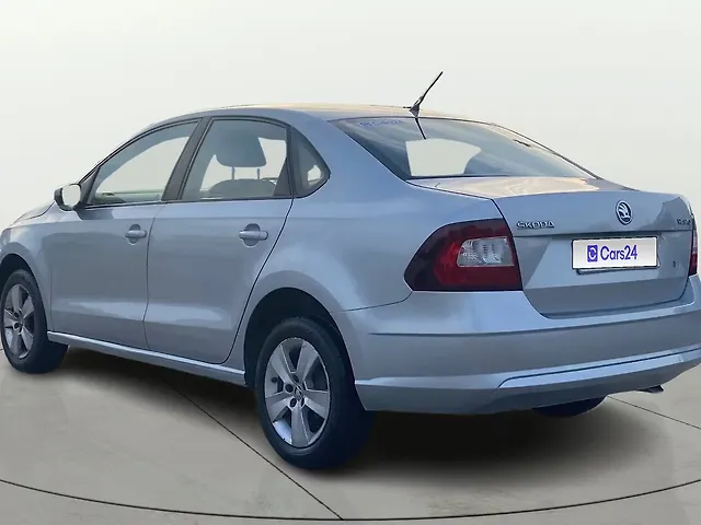 Used Skoda Rapid Ambition 1.6 MPI in Jaipur