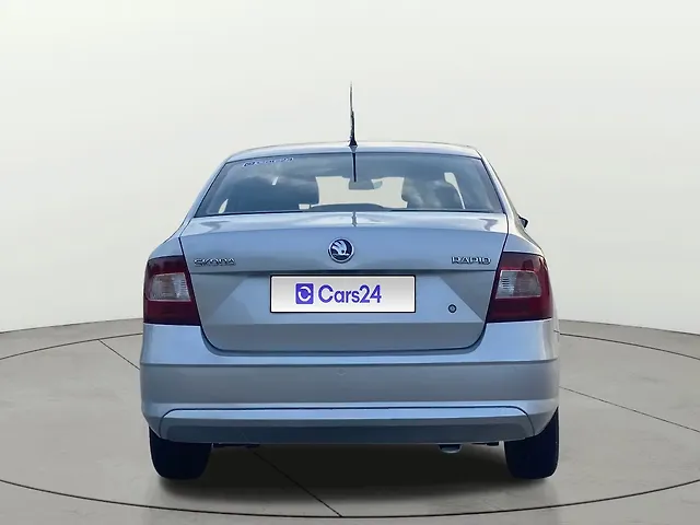 Used Skoda Rapid Ambition 1.6 MPI in Jaipur
