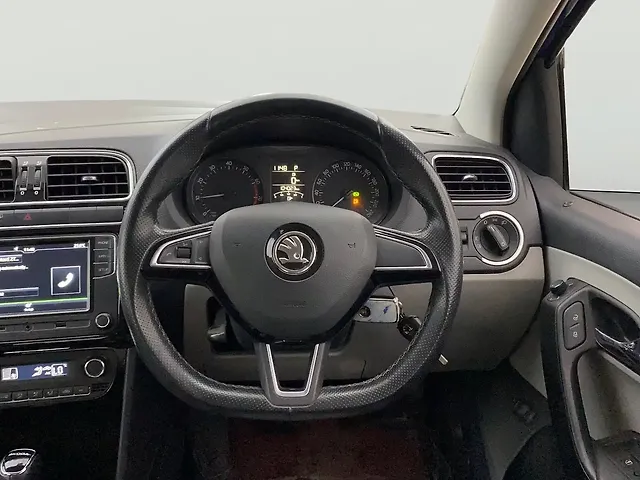 Used Skoda Rapid Ambition 1.6 MPI AT in Thane Used Skoda Rapid Ambition 1.6 MPI AT in Thane