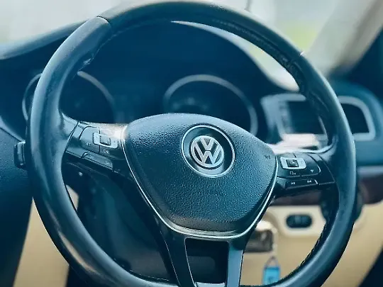 Used Volkswagen Jetta Highline TDI AT in Surat