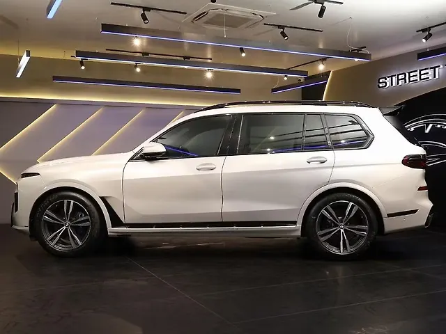 Used BMW X7 [2019-2023] xDrive40i M Sport (Petrol) in Ahmedabad