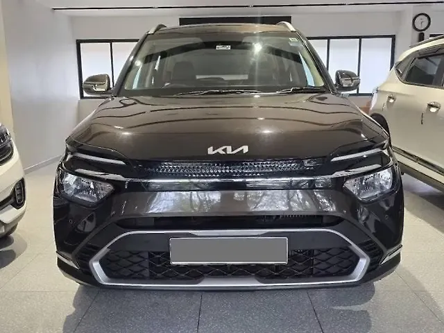 Used 2023 Kia Carens in Mumbai