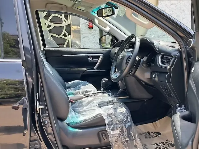 Used Toyota Fortuner 4x2 2WD Diesel 2.8L Turbo Automatic in Delhi