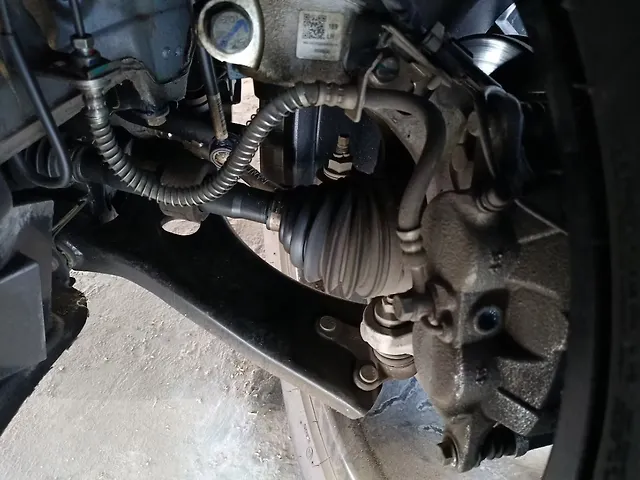 Used Mahindra Old Generation XUV700 AX5 2WD Diesel 2.2L Turbo Manual 7 STR in Bangalore