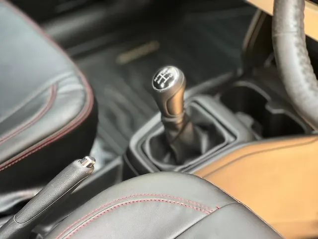 Used Maruti Suzuki Dzire VXi Petrol Manual in Thane