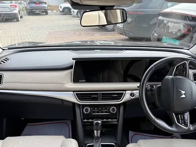 Used Mahindra Old Generation XUV700 AX 7 Petrol AT Luxury Pack 7 STR [2021] in Thrissur