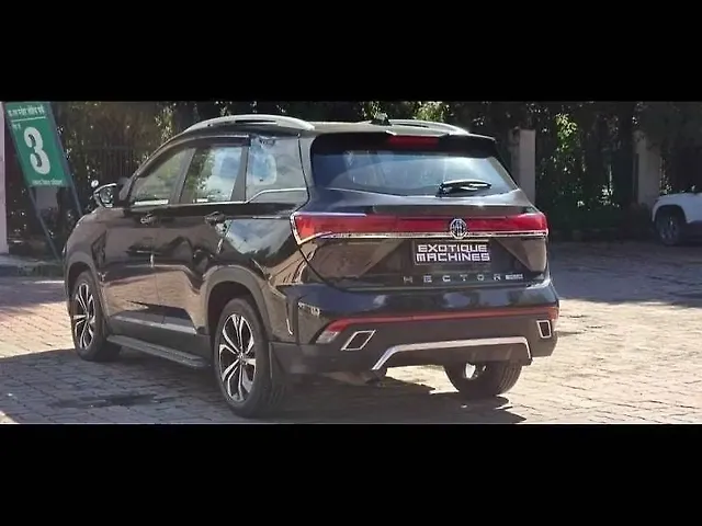 Used MG Hector Plus [2023-2025] Blackstorm 1.5 Turbo Petrol CVT 7 STR in Lucknow