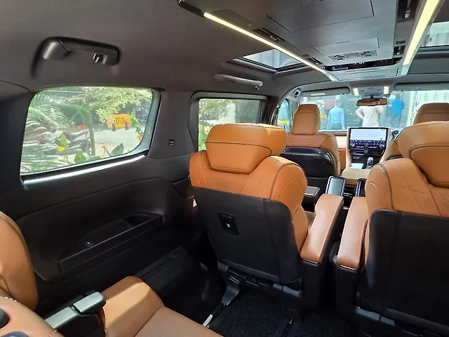 Used Toyota Vellfire VIP – Executive Lounge Hybrid (Electric + Petrol) Automatic in Mumbai