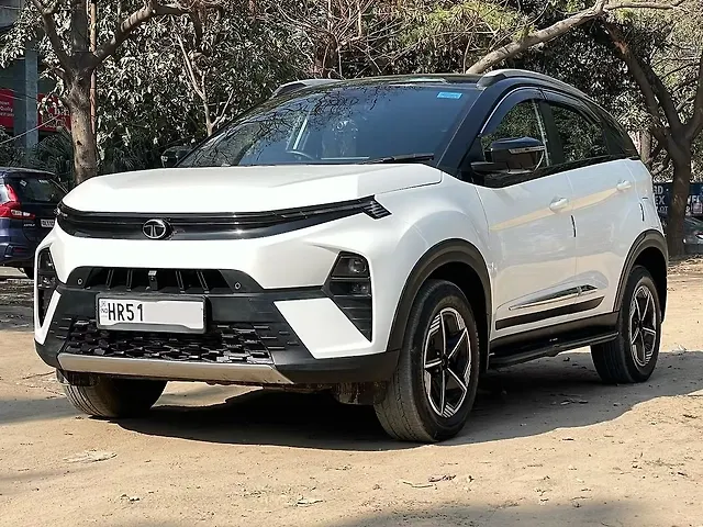 Used Tata Nexon Fearless Plus (S) 1.2 Petrol 6MT Dual Tone [2023-2025] in Delhi
