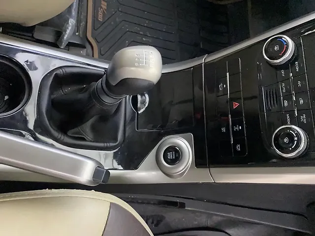 Used Mahindra XUV500 W9 [2018-2020] in Mumbai