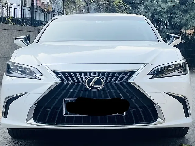 Used 2025 Lexus ES in Delhi