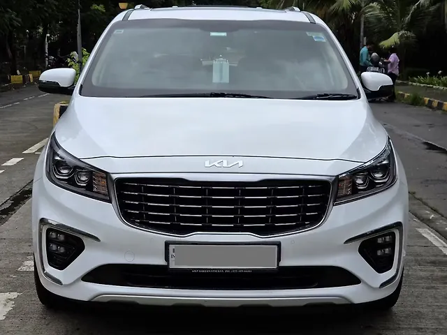 Used 2022 Kia Carnival in Mumbai