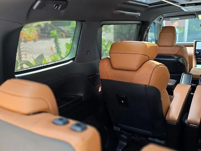 Used Toyota Vellfire VIP – Executive Lounge Hybrid (Electric + Petrol) Automatic in Mumbai