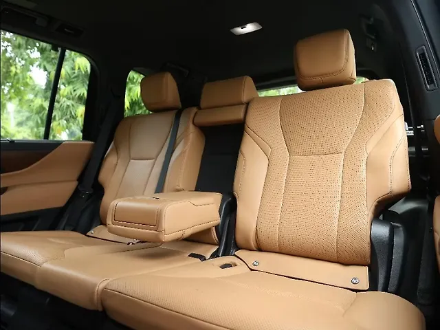 Used Lexus LX 500d with Ash Open Pore Sumi Black Trim in Kochi Used Lexus LX 500d with Ash Open Pore Sumi Black Trim in Kochi