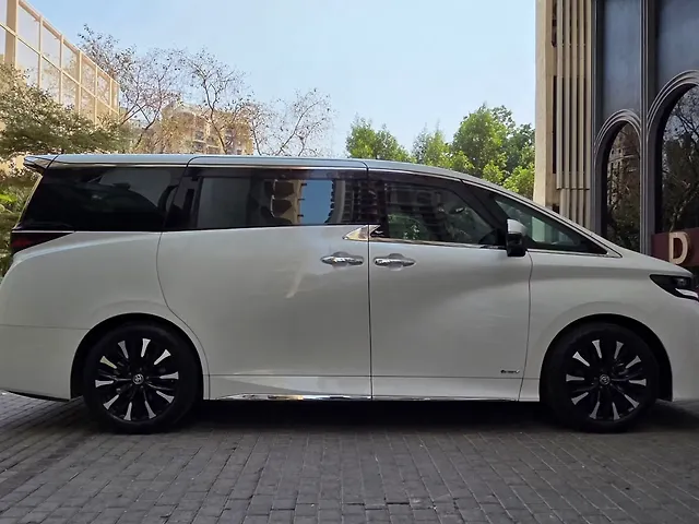 Used Toyota Vellfire VIP – Executive Lounge Hybrid (Electric + Petrol) Automatic in Mumbai