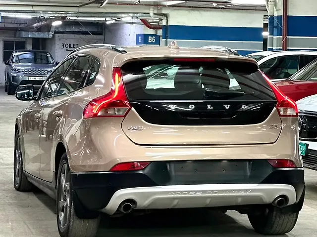 Used Volvo V40 [2015-2016] D3 R-Design in Mumbai