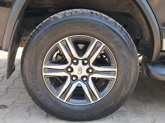 Used Toyota Fortuner 4x2 2WD Diesel 2.8L Turbo Automatic in Delhi
