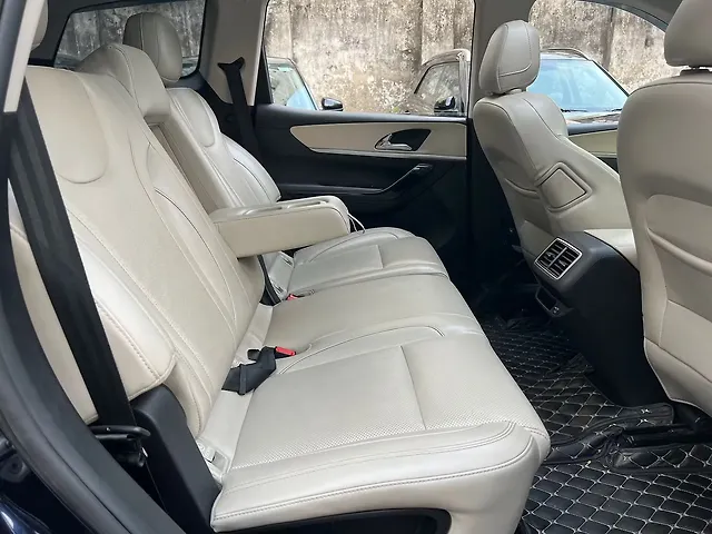 Used Mahindra Old Generation XUV700 AX7 Luxury Pack 2WD Diesel 2.2L Turbo Manual 7 STR in Kolkata