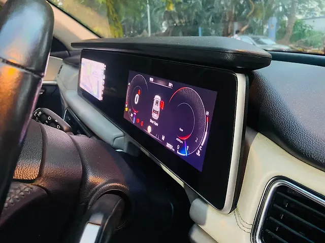 Used Mahindra Old Generation XUV700 AX 7 Petrol MT 7 STR [2021] in Kolkata