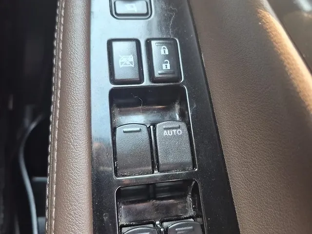 Used Toyota Urban Cruiser Hyryder V Hybrid [2023-2025] in Mumbai