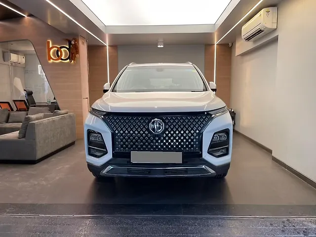 Used 2023 MG Hector Plus in Mumbai