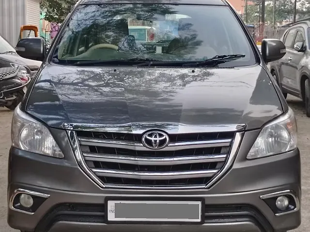 Used 2014 Toyota Innova in Thane