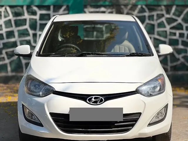 Used 2012 Hyundai i20 in Surat