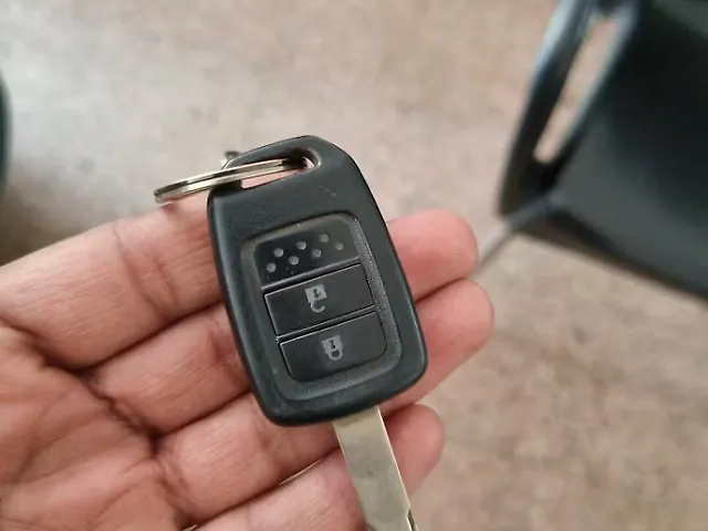 Used Honda Jazz [2015-2018] V Petrol in Pune
