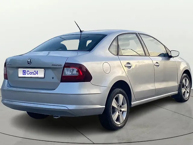 Used Skoda Rapid Ambition 1.6 MPI in Jaipur