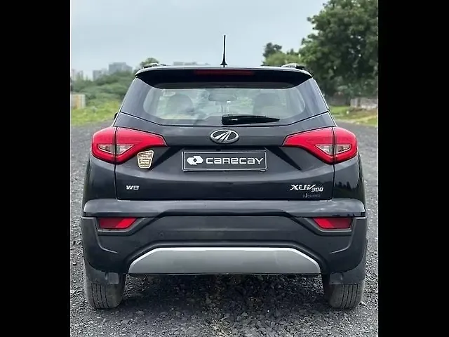 Used Mahindra XUV300 [2019-2024] W8 (O) 1.5 Diesel [2020] in Ahmedabad