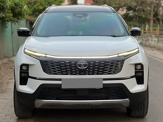 Used 2023 Tata Safari in Delhi