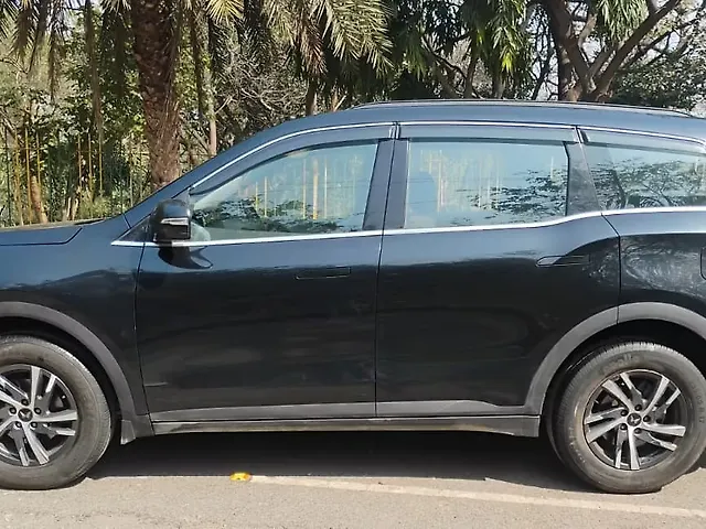 Used Mahindra Old Generation XUV700 AX5 2WD Diesel 2.2L Turbo Manual 7 STR in Agra